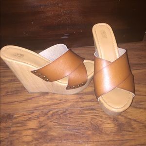 Mossimo brown wedges